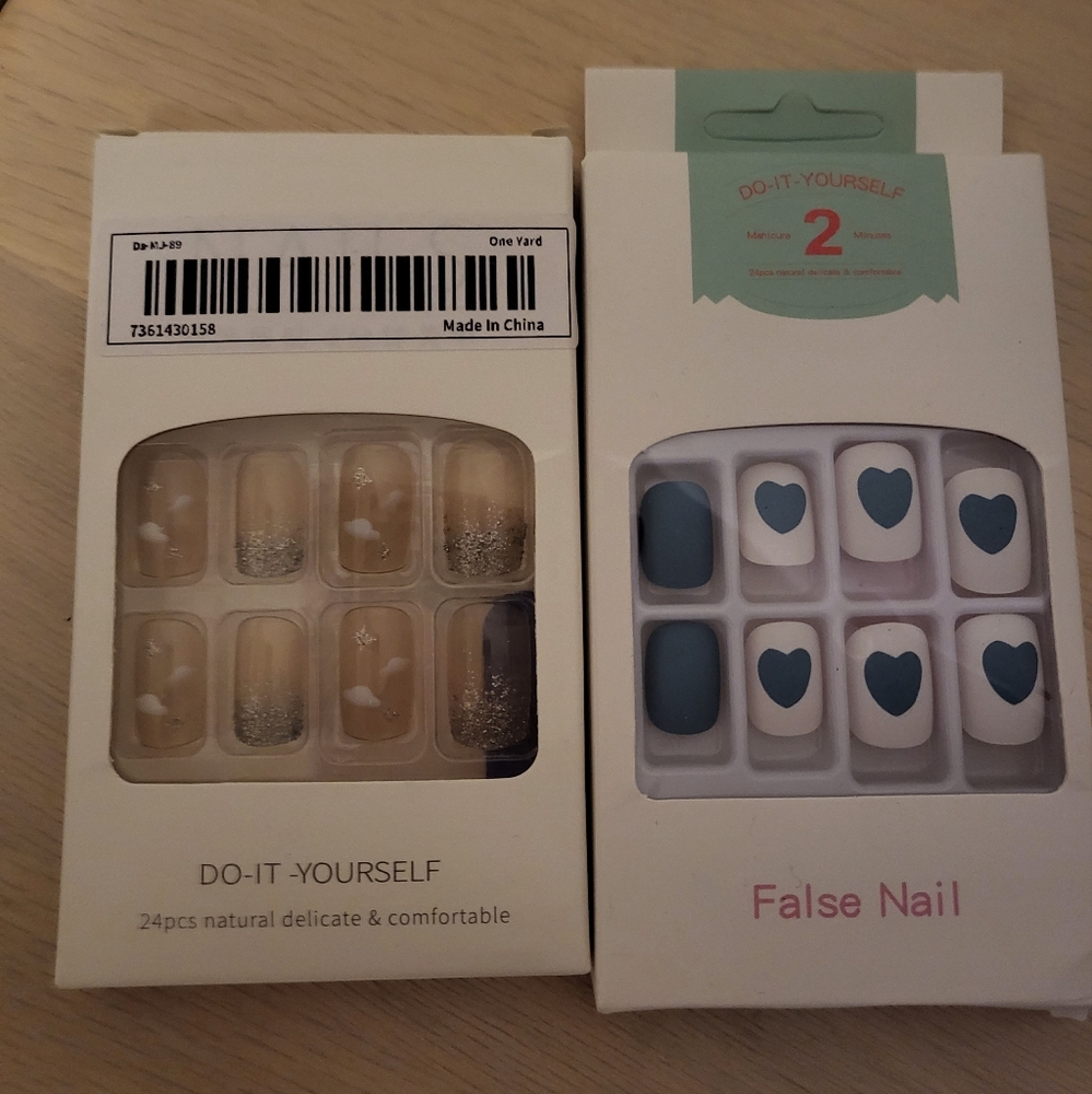 Stick on nail bundle